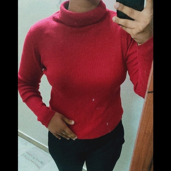 Red High Neck - Picture 11 of 11